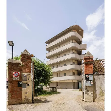 3 Minutes From Station Apartamento Arezzo